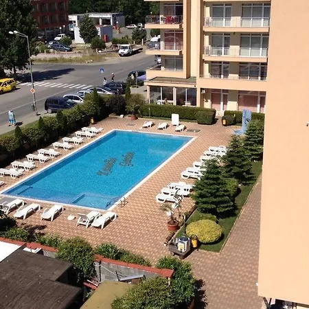 Kamelia Garden 2 *